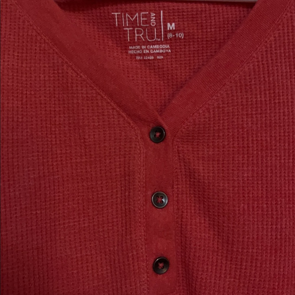 Woman’s long sleeve shirt